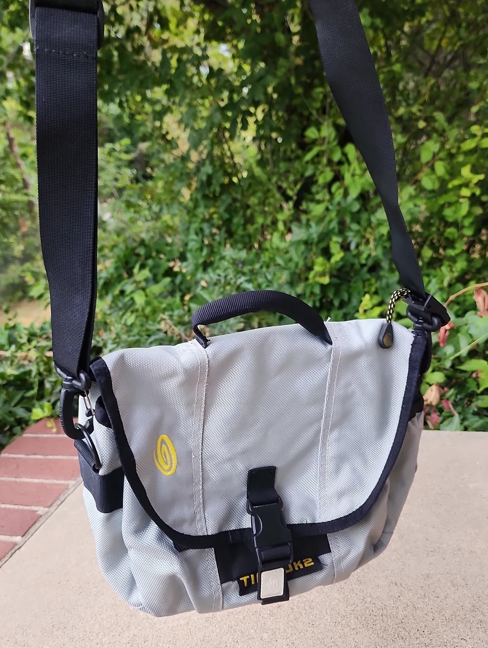 Timbuk2 Light Gray Messenger Bag with Black Trim and Yellow Logo